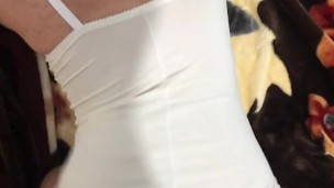 VIRGEN ARGENTINA CHETA TIENE UN CULO ENROME ME LA COJO DURO CON SU BODY BLANCO