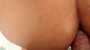 شاب سعودي ينيك شرموطه مصريه تشتغل ببيتهم