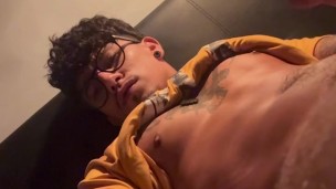 ORGIA DE UNA MANO! Corrida explosiva