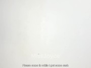 Pinay Misis na Walang Pambayad sa Parcel Delivery, Binarurot ng Matinde ng Tigang na Rider 1/16