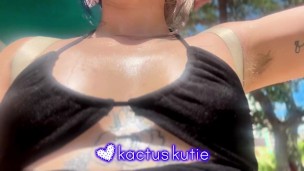 everyone can see how sweaty i am!