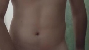 Me masturbo en la ducha despues de ir al gym