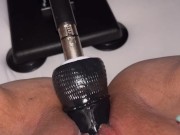 Machine Fucks Wet Pussy 14/16