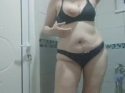 Wild MILF Explores Herself with Toys 13/16