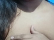 Chica caliente muestra sus pechos 15/16