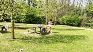 Effe e Diana Zilli fanno le porche in giro mentre fanno tik tok