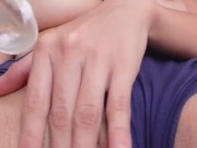 JOY/HERMANASTRA CALIENTE MOJA LA CAMA AL MASTURBARSE 8/16