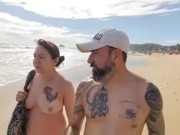 Salimos a caminar desnudos a la playa 10/16