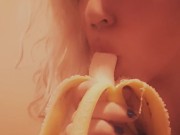 Kitten eats a banana 🍌 14/16