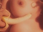 Kitty eats banana 3/16