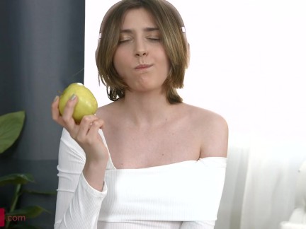 Teen gets real pleasure from anal sex and gets creampie
