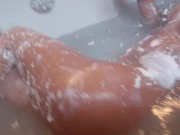 Baden mit der teuflisch geilen Milf Vanessa 3/16