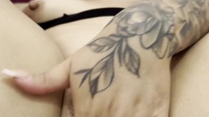 MASTURBANDOME PARA QUE ME FOLLES Y ME DEJES ESCURRIENDO SEMEN