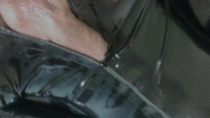 Latex e Creampie: Fantasias Profundas 002
