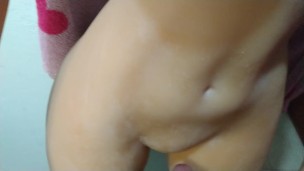 como me gusta que la polla pequeña de mi padrastro entre en mi pequeño coño estrecho