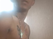 Me pongo cachondo y me masturbo asta correrme 13/16