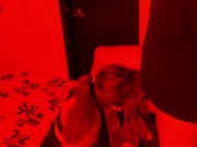 Pareja amateur enloquecida: mamada hardcore y sexo sucio con luces rojas (Hot Redlight Passion 10/16