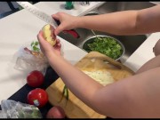 NO SEX - مرغ پولاو پخته کردیم 🥵 🍆 15/16