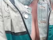 Passeggiata con le tette di fuori 9/16