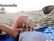 Moglie troia tradisce marito con bagnino sulla spiaggia pubblica, Gente guarda - Nikylamonella 3/16