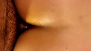 Chilena tiene sexo anal con su novio y se corre para luego ser llenada de leche