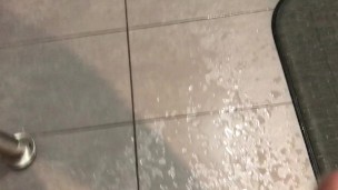 Huge Power Pissing Mess On My Kitchen Floor