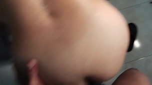 Pruebo y monto la BBC de mi compañero de cuarto, me deja el coño abierto y húmedo - JULIANA ROSE