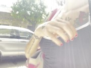 Mostrando las tetas en la calle 7/16