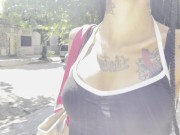 Mostrando las tetas en la calle 8/16