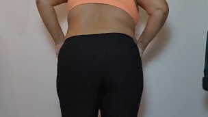 Curvy BBW on vibration plate spanking and 💦