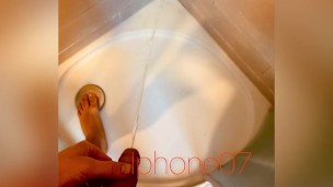 I pee again in the gym shower😅💦😈