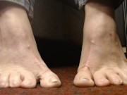 Toe Fetish Curled Spread Wiggling Closeup Toe Fist SFW 9/16