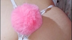 faz cosplay de coelha safada.