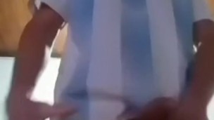 DESPERTÉ A VERGA ROCIANDO SEMEN
