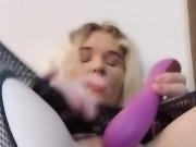 Vibrating pussy very hard 7/16
