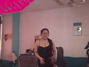 Lesly te muestra todo lo que una latina caliente puede hacer para hacerte gemir. 12/16