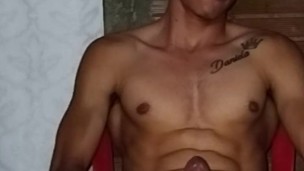 "Placer Masculino en Solitario: Sesión Íntima y Real"