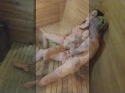 In the sauna everything got hotter. En el sauna todo se calentaba mas 5/16
