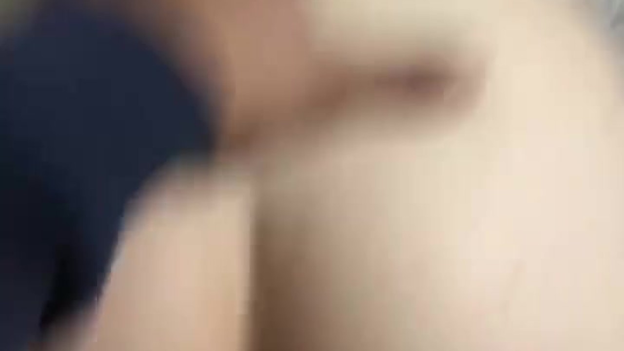 LE GUSTA QUE SE LA COJAN MIENTRAS JUEGA 🤤😏
