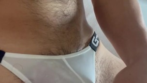 前立腺マッサージ器具にハマる男子