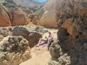 Pompino con sborrata su una spiaggia affollata 1/16