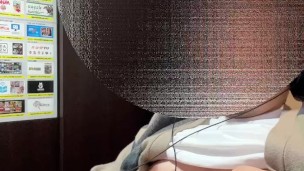 ネカフェでオナニー(ぽっちゃり)