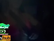 CHICA tetas grandes me pide ser su uber, la pongo a mamar mientras que conduzco videos porno xxx