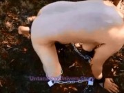 VOST engl - Animalisation 1 dans le jardin pour cette femelle inférieure nue. 11/16