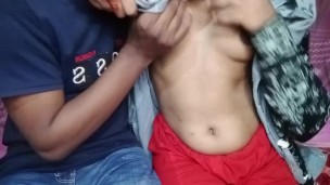 Stepsister e Stepbrother: Cama Compartilhada e Sexo Intenso