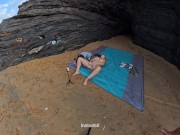 A esta rubia le encanta follar mirando el 🌊