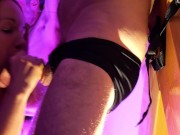 Je l'attache dès le premier soir... et il en redemande !!! 13/16