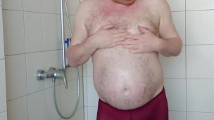 Pantyhose and incontinence trousers in the shower