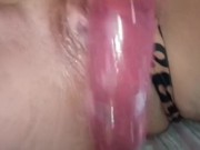Tremenda milf con clitoris enorme usando sus juguetes en primer plano 11/16