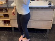 Je prends mon sperme pour le petit déjeuner 😋 1/16